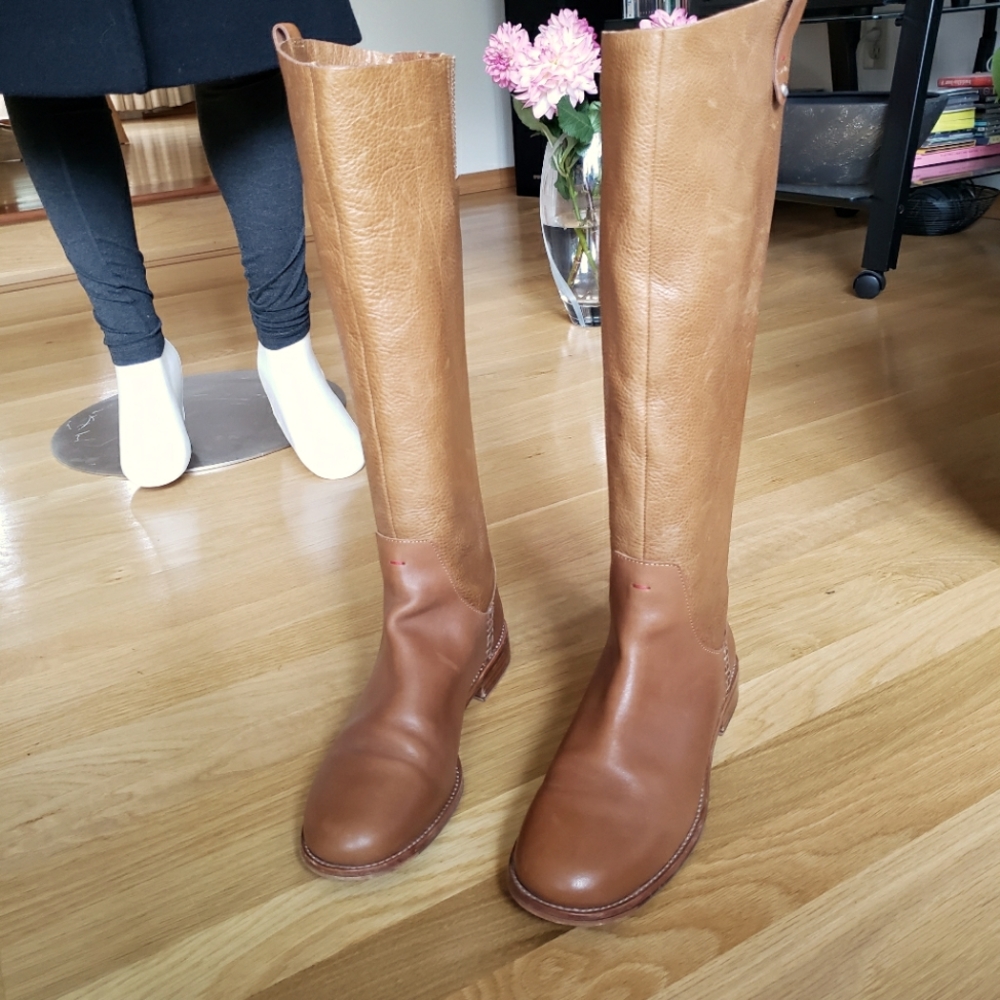 ED ELLEN DEGENERES LEATHER BOOTS